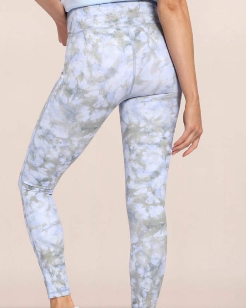 Back of a model wearing a size L Ocean Tie-Dye High-Rise Legging In Periwinkle in Periwinkle by mono b. | dia_product_style_image_id:358022